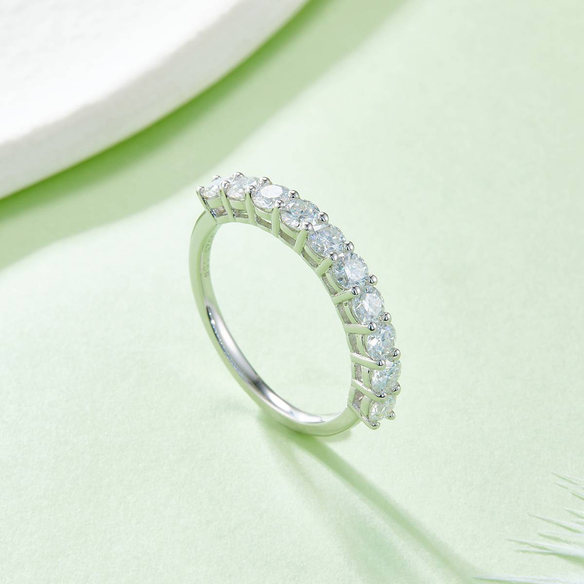 Round Ring S925 Silver Plated Platinum Moissanite Women's Ring 1.0 Carat D-Class